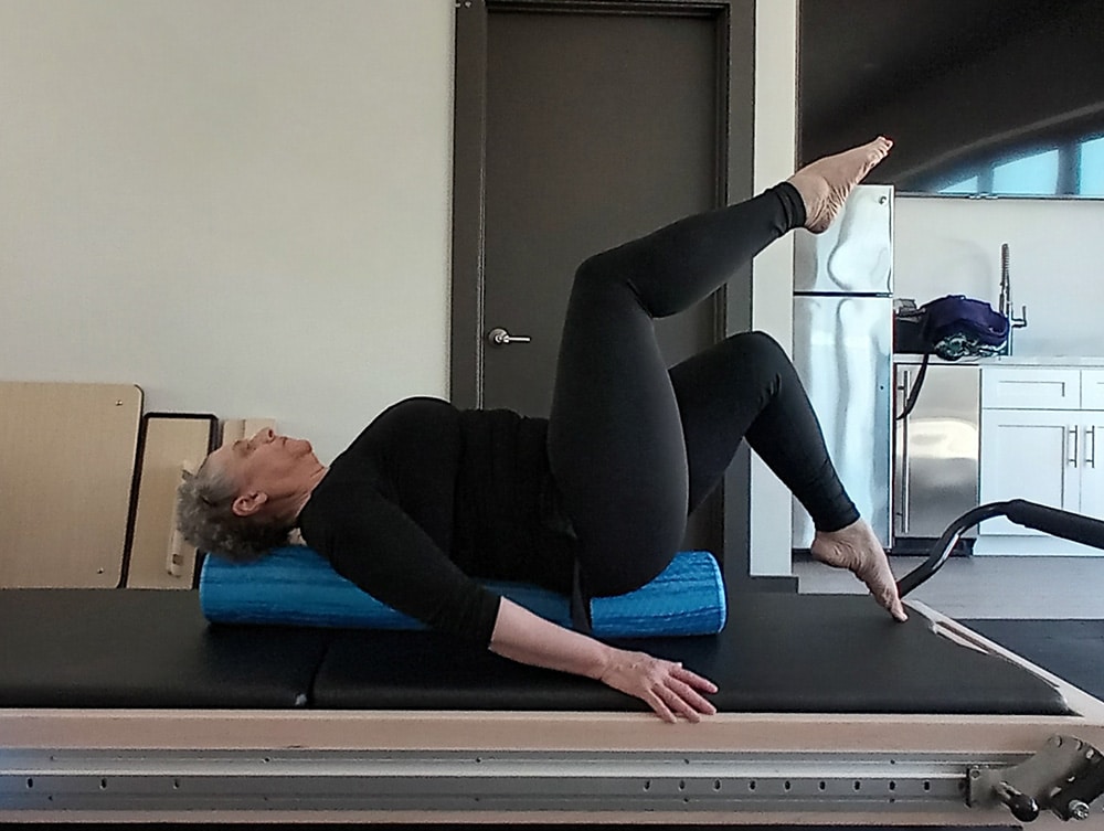 pilates-foam-roll-to-dips-zoe-zuniga-age-well-pilates